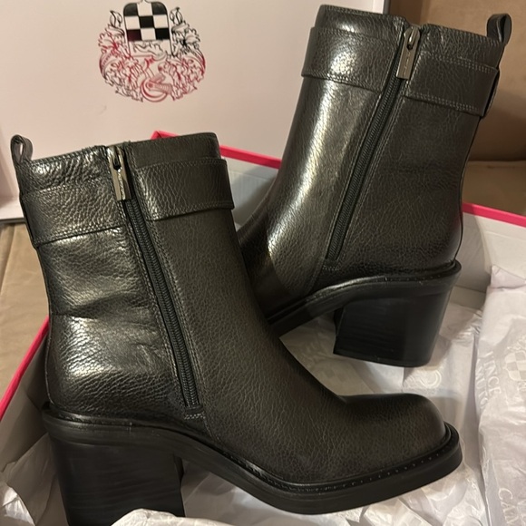 NIB Vince Camuto Bembonie leather boot, onyx black, size 9.5 - Picture 7 of 8